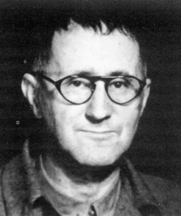 Bertolt Brecht 2.jpg - Il più grande drammaturgo, poeta e regista teatrale del XX secolo.